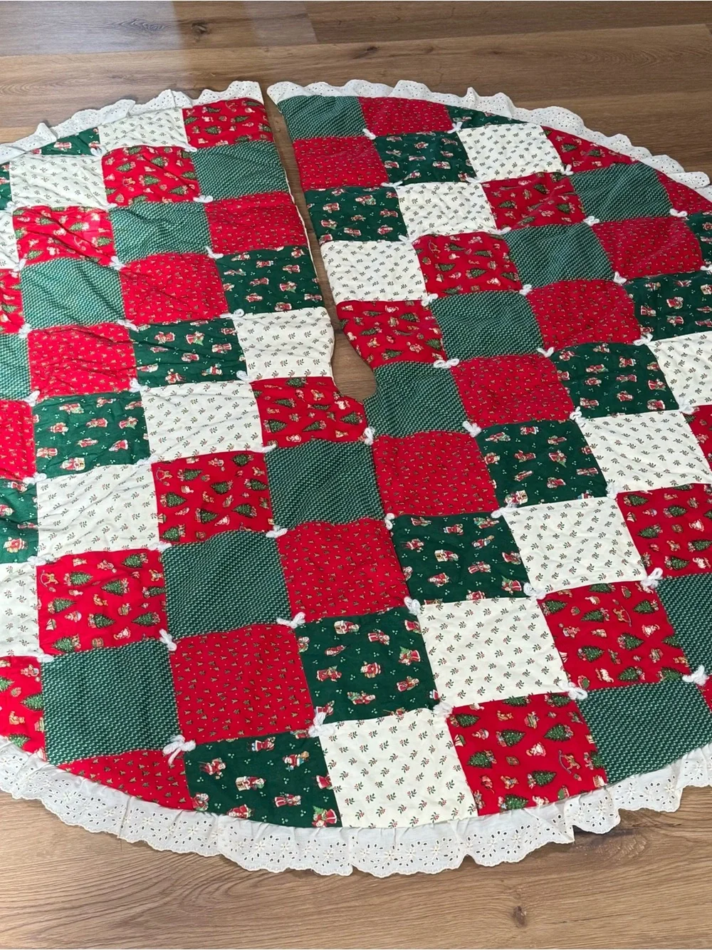 VTG Handmade Quilted Patchwork LARGE Christmas Tree Skirt Lace Geese Goose Santa